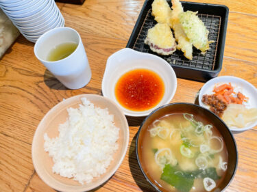 大宮市場「魚がし天ぷら」でコスパ高めランチ！カキにアワビ・・旬の魚介を揚げたてでいただく