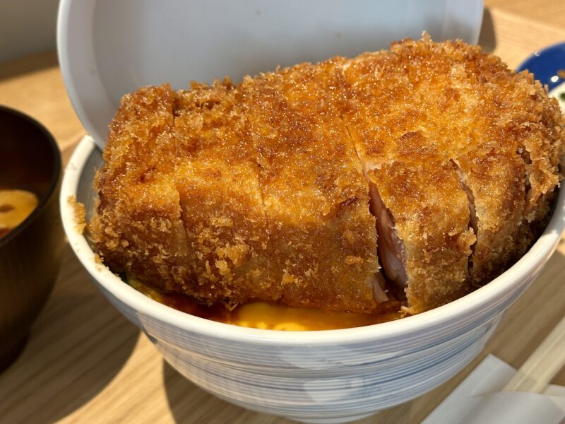 大宮駅前にオープン】「とんかつ丸七」が埼玉初上陸！卵でとじない“極